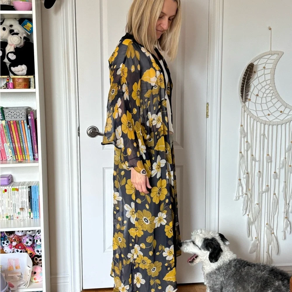 Steve Madden Yellow and White Floral Kimono - Picture 2 of 4